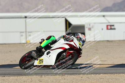 media/Jan-15-2026-Racers Edge (Thu) [[dfebeb70ab]]/2-A Group/Session 3 (Turn 16)/